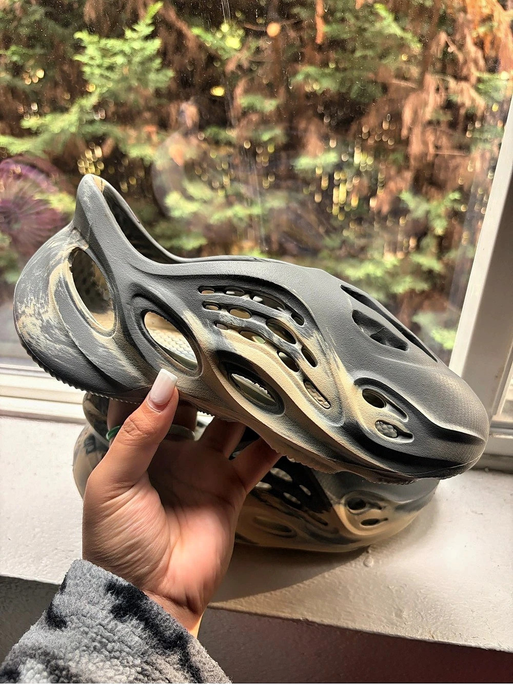 gray/black CROCS Mammoth ones, size 7 US